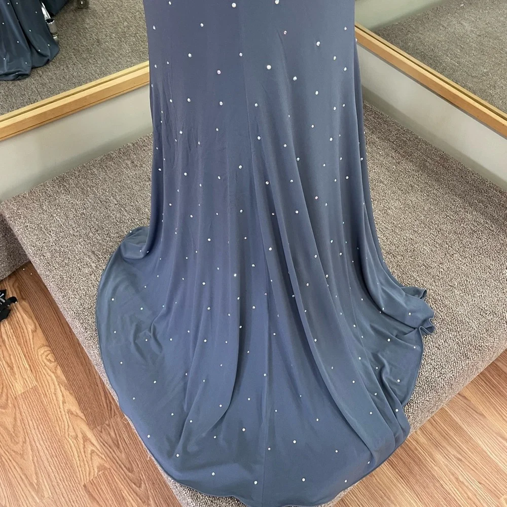 Wow $275 WOW Stunning Formal Gown by JOVANI Grey Size 6 LAST REDUCTION NEED SALE - Picture 5 of 14